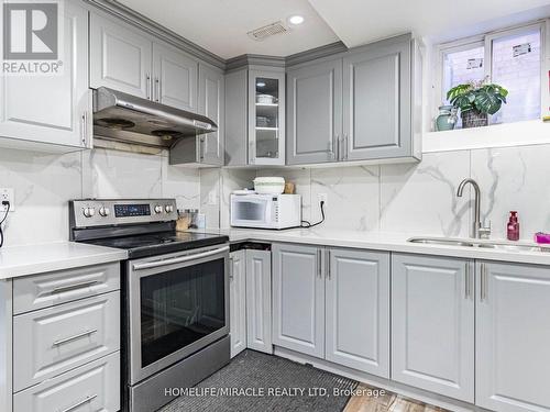 4 Fairhill Avenue, Brampton, ON - Indoor Photo Showing Kitchen With Double Sink