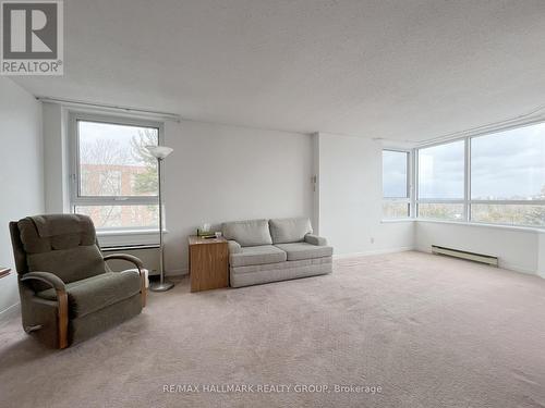 608 - 80 Sandcastle Drive, Ottawa, ON - Indoor Photo Showing Living Room