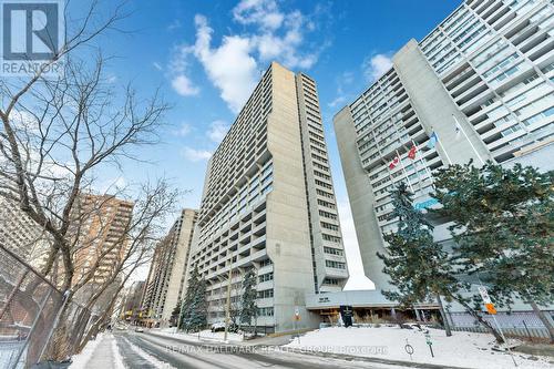 2308 - 500 Laurier Avenue W, Ottawa, ON - Outdoor With Facade