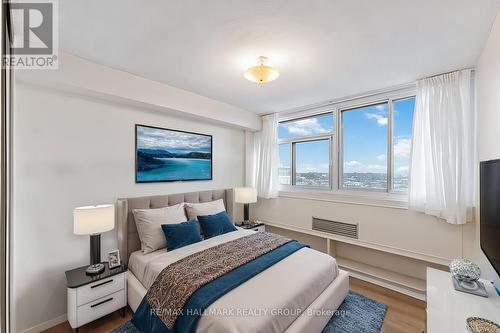 2308 - 500 Laurier Avenue W, Ottawa, ON - Indoor Photo Showing Bedroom