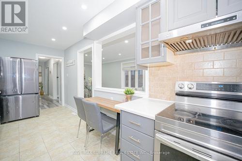 134 Toba Crescent, Brampton, ON - Indoor Photo Showing Kitchen