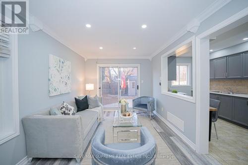 134 Toba Crescent, Brampton, ON - Indoor Photo Showing Living Room