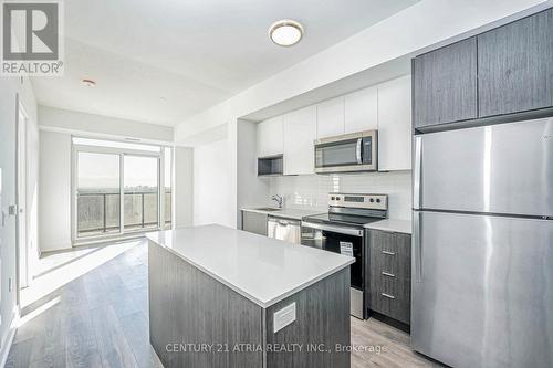 1310 - 202 Burnhamthorpe Road E, Mississauga, ON - Indoor Photo Showing Kitchen