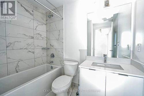 1310 - 202 Burnhamthorpe Road E, Mississauga, ON - Indoor Photo Showing Bathroom