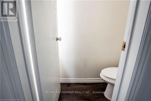 24 Bow Valley Drive, Hamilton, ON - Indoor Photo Showing Bathroom