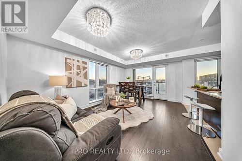 123 - 100 Dufay Road, Brampton, ON - Indoor Photo Showing Living Room