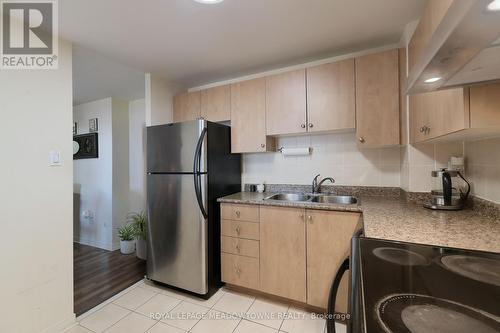 604 - 6720 Glen Erin Drive, Mississauga, ON - Indoor Photo Showing Kitchen With Double Sink