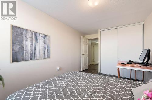 604 - 6720 Glen Erin Drive, Mississauga, ON - Indoor Photo Showing Bedroom