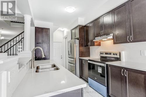 31 Averill Road, Brampton, ON - Indoor Photo Showing Kitchen With Double Sink With Upgraded Kitchen