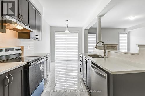 31 Averill Road, Brampton, ON - Indoor Photo Showing Kitchen With Double Sink With Upgraded Kitchen