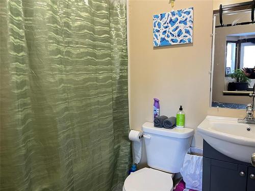 430 13Th Street, Brandon, MB - Indoor Photo Showing Bathroom