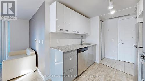 326 - 257 Hemlock Street, Waterloo, ON - Indoor Photo Showing Kitchen