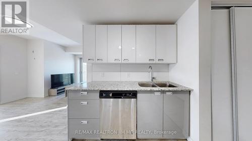 326 - 257 Hemlock Street, Waterloo, ON - Indoor Photo Showing Kitchen With Double Sink