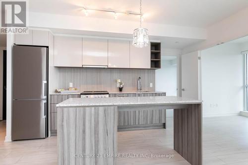 502 - 31 Tippett Road, Toronto, ON - Indoor Photo Showing Kitchen