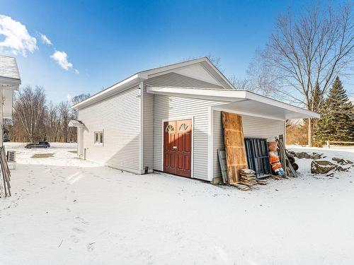 Garage - 124 Rue Des Sittelles, Brigham, QC - Outdoor With Exterior