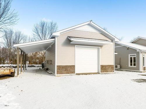 Garage - 124 Rue Des Sittelles, Brigham, QC - Outdoor With Exterior