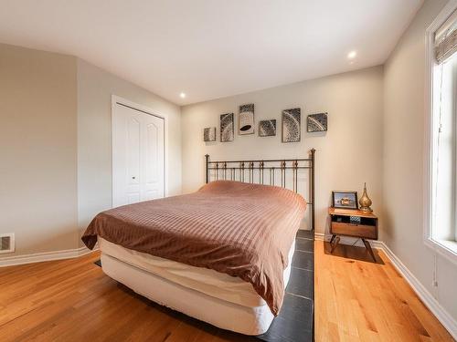 Chambre Ã Â coucher - 4541 Av. Félix-Leclerc, Montréal (Saint-Laurent), QC - Indoor Photo Showing Bedroom