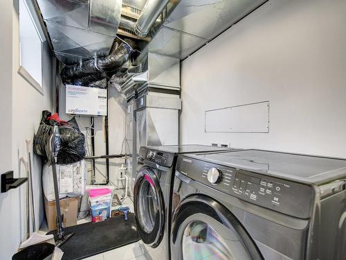 Laundry room - 3481 Rue Bouthillier, Carignan, QC - Indoor Photo Showing Laundry Room