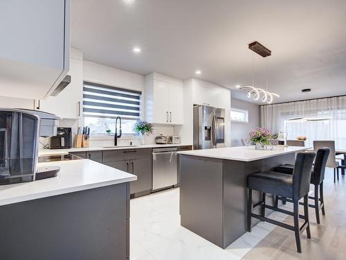 Kitchen - 3481 Rue Bouthillier, Carignan, QC - Indoor Photo Showing Kitchen With Upgraded Kitchen