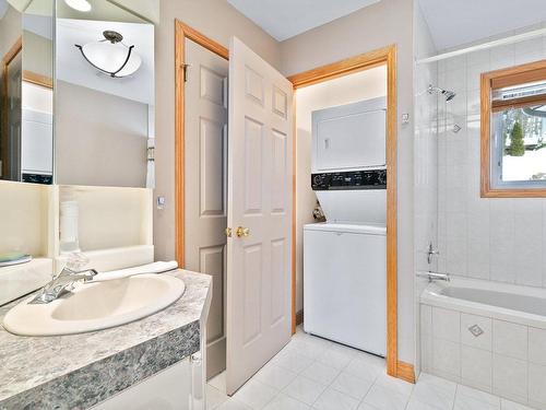 Ensuite bathroom - 11 346E Avenue, Saint-Hippolyte, QC - Indoor