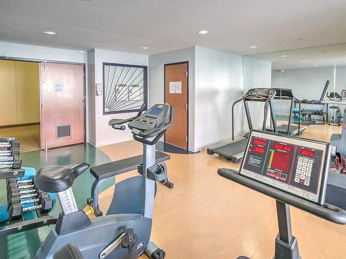 Exercise room - 409-1550 Rue St-Louis, Montréal (Saint-Laurent), QC - Indoor Photo Showing Gym Room