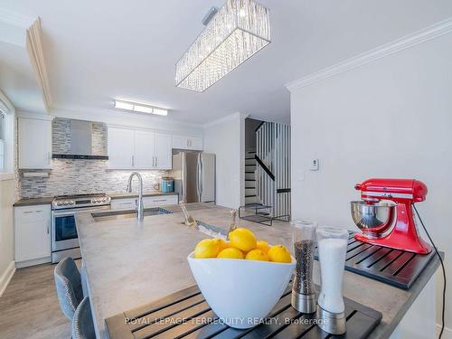 2-1506 Dufferin St, Whitby, ON - Indoor Photo Showing Kitchen