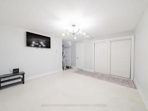 2-1506 Dufferin St, Whitby, ON - Indoor Photo Showing Other Room