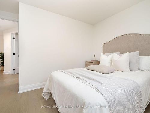 52 Watt St, Guelph, ON - Indoor Photo Showing Bedroom