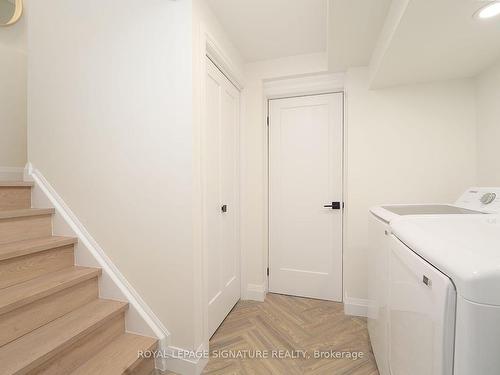 52 Watt St, Guelph, ON - Indoor Photo Showing Laundry Room