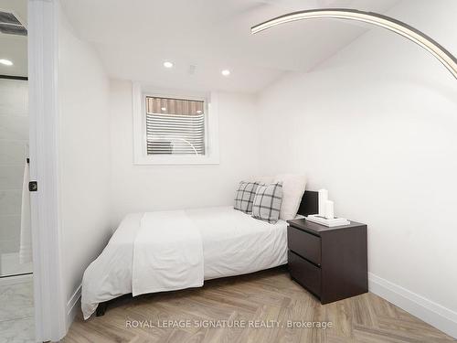 52 Watt St, Guelph, ON - Indoor Photo Showing Bedroom