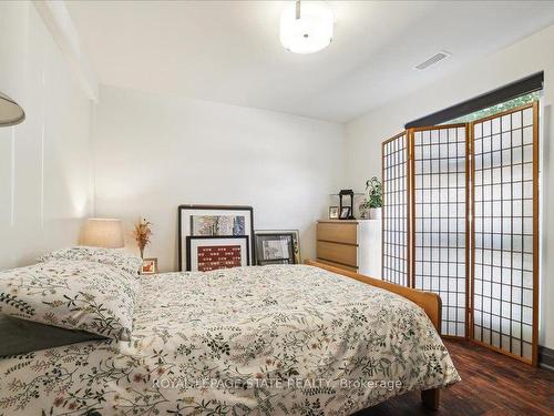 65 Queen St, St. Catharines, ON - Indoor Photo Showing Bedroom