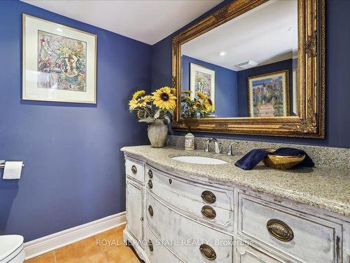 65 Queen St, St. Catharines, ON - Indoor Photo Showing Bathroom