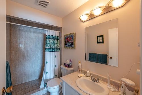 149 Pineview Drive, Kaleden, BC - Indoor Photo Showing Bathroom