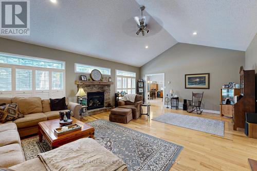 4568 Paynes Crescent, Clarington, ON - Indoor Photo Showing Living Room With Fireplace