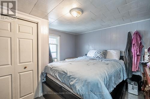 183 Dunlop Street W, Barrie, ON - Indoor Photo Showing Bedroom