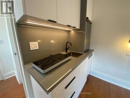 103 - 5 High Park Boulevard, Toronto, ON - Indoor Photo Showing Kitchen