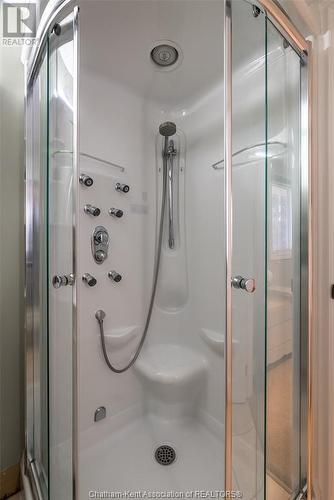 147 Crystal Drive, Chatham, ON - Indoor Photo Showing Bathroom