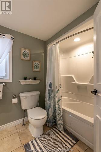 147 Crystal Drive, Chatham, ON - Indoor Photo Showing Bathroom