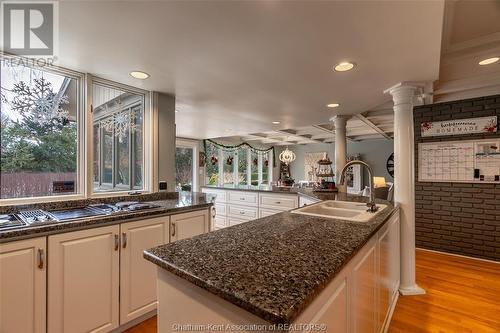 147 Crystal Drive, Chatham, ON - Indoor Photo Showing Kitchen With Double Sink