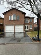 1612 MOONGATE CRESCENT  Mississauga, ON L5M 4T1