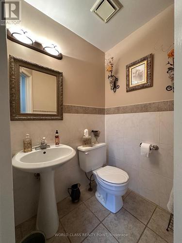 1612 Moongate Crescent, Mississauga, ON - Indoor Photo Showing Bathroom