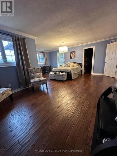 1612 Moongate Crescent, Mississauga, ON - Indoor Photo Showing Bedroom