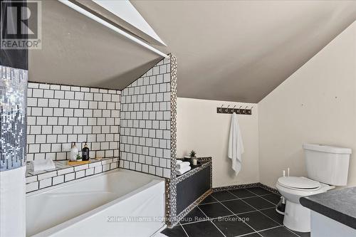 363 Argyle Avenue N, North Perth (32 - Listowel), ON - Indoor Photo Showing Bathroom