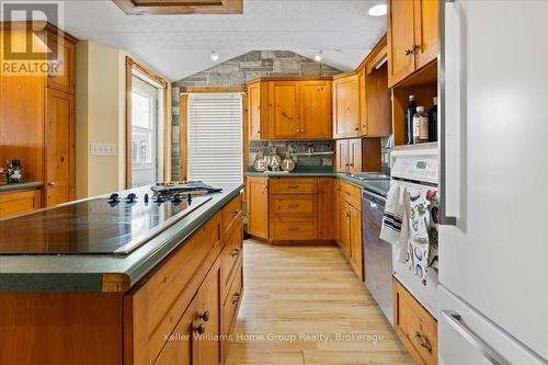 363 Argyle Avenue N, North Perth (32 - Listowel), ON - Indoor Photo Showing Kitchen