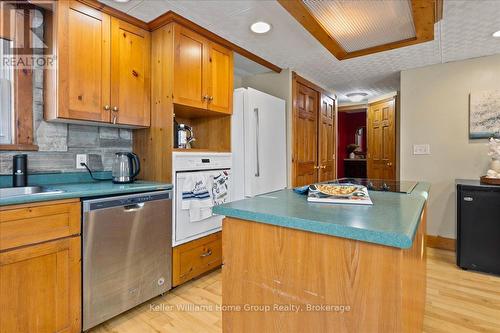 363 Argyle Avenue N, North Perth (32 - Listowel), ON - Indoor Photo Showing Kitchen