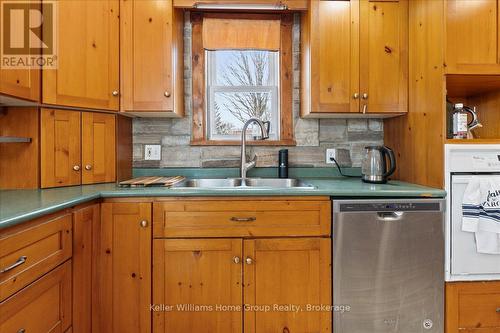 363 Argyle Avenue N, North Perth (32 - Listowel), ON - Indoor Photo Showing Kitchen With Double Sink