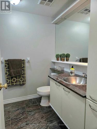 1203 - 55 Bloor Street E, Toronto, ON - Indoor Photo Showing Bathroom