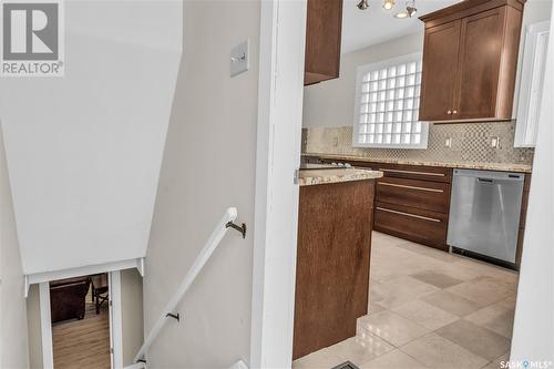 3070 Athol Street, Regina, SK - Indoor Photo Showing Kitchen