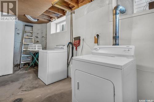 3070 Athol Street, Regina, SK - Indoor Photo Showing Laundry Room