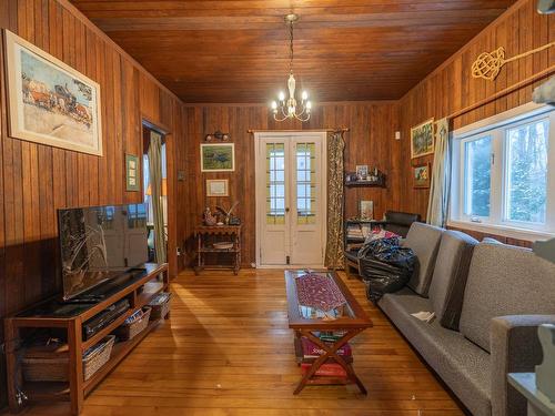 Aerial photo - 1044 Ch. Des Hauteurs, Saint-Hippolyte, QC - Indoor Photo Showing Living Room